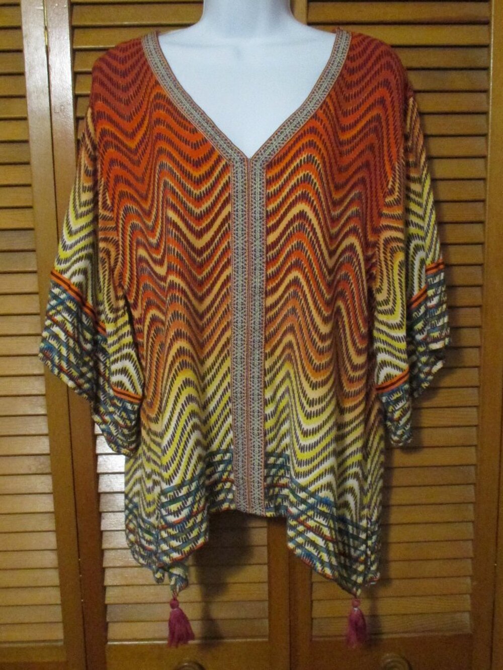Democracy top like new Boho unique lightweight & stretchy tan & oranges size M